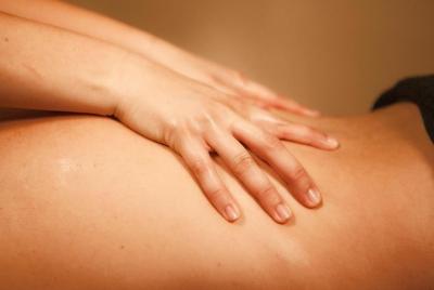 Masaje relajante de espalda y entrada al SPA Masaje relajante de espalda y entrada al SPA