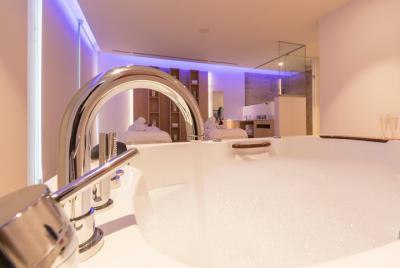 Masaje en pareja + Entrada SPA y jacuzzi privado Masaje en pareja + Entrada SPA y jacuzzi privado