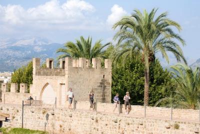 Descubre el casco antiguo de Alcudia en un paseo privado Descubre el casco antiguo de Alcudia en un paseo privado