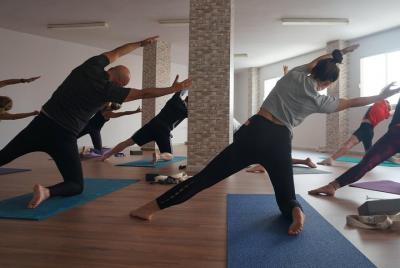 Clase de yoga espacial
