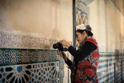 Escapada de un día a Granada desde Sevilla, con entrada sin colas al Palacio de la Alhambra y un recorrido a pie opcional por el Albaicín Escapada de un día a Granada desde Sevilla, con entrada sin colas al Palacio de la Alhambra y un recorrido a pie opcional por el Albaicín