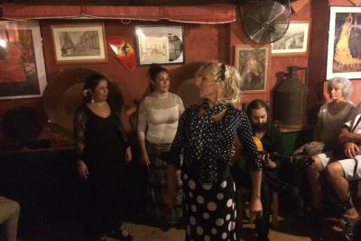 Flamenco y Tapastour con un artista flamenco Flamenco y Tapastour con un artista flamenco