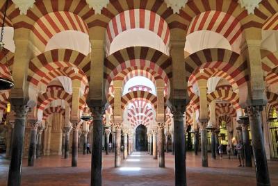 Excursión de 2 días de Córdoba desde Sevilla, incluidas Medina Azahara, Carmona y evite la colas de la entrada a la Mezquita-Catedral Excursión de 2 días de Córdoba desde Sevilla, incluidas Medina Azahara, Carmona y evite la colas de la entrada a la Mezquita-Catedral