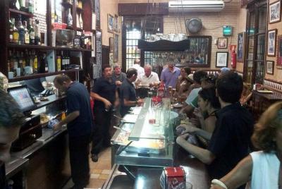 Recorrido de tapas gourmet y cata de vinos en Sevilla Recorrido de tapas gourmet y cata de vinos en Sevilla