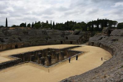 Itálica Romana City Tour desde Sevilla y Juego de Tronos Itálica Romana City Tour desde Sevilla y Juego de Tronos