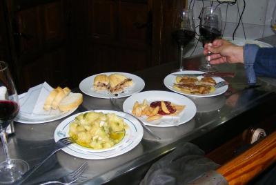 Recorrido nocturno a pie de tapas de Sevilla Recorrido nocturno a pie de tapas de Sevilla