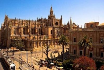 Entrada Evite las colas a la Catedral de Sevilla y La Giralda Entrada Evite las colas a la Catedral de Sevilla y La Giralda