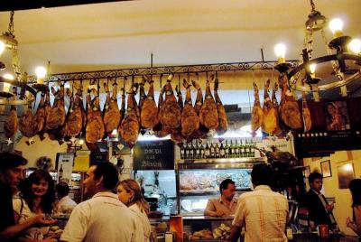 Visita guiada de 2,5 horas con tapas privadas en Sevilla Visita guiada de 2,5 horas con tapas privadas en Sevilla