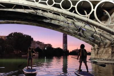 Atardecer en paddle surf con un instructor local Atardecer en paddle surf con un instructor local