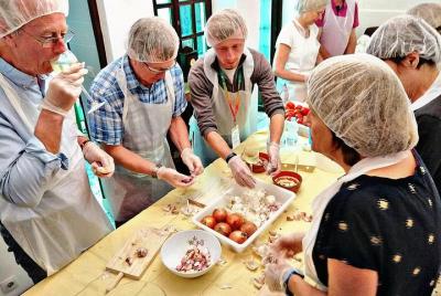 Clases de cocina en vivienda tradicional andaluza. Clases de cocina en vivienda tradicional andaluza.