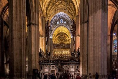 Visita Guiada Monumental Esencial en Sevilla Visita Guiada Monumental Esencial en Sevilla