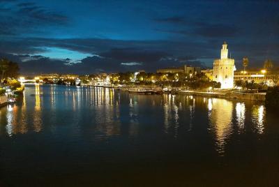 Visita Nocturna a Pie por Sevilla Visita Nocturna a Pie por Sevilla