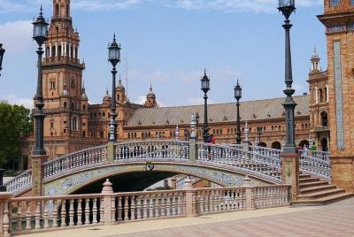 Traslado privado desde / hacia Sevilla hacia / desde Córdoba con recogida y regreso al hotel Traslado privado desde / hacia Sevilla hacia / desde Córdoba con recogida y regreso al hotel