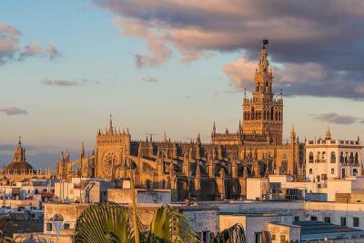 Sevilla: tour privado del Alcázar, la catedral y la plaza España Sevilla: tour privado del Alcázar, la catedral y la plaza España
