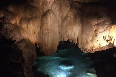 Excursión de un día desde Sevilla a Aracena y la Gruta de las Maravillas. Excursión de un día desde Sevilla a Aracena y la Gruta de las Maravillas.