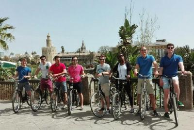 Recorrido en bicicleta por Sevilla con alquiler de bicicleta de día completo Recorrido en bicicleta por Sevilla con alquiler de bicicleta de día completo