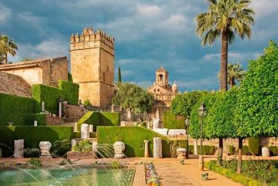 Traslado privado de Sevilla a Granada con visita a Córdoba Traslado privado de Sevilla a Granada con visita a Córdoba