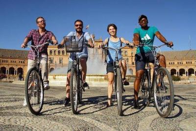 Día de alquiler en Bicicleta por la ciudad de Sevilla. Día de alquiler en Bicicleta por la ciudad de Sevilla.