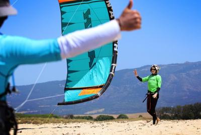 Clases privadas de kitesurf para todos los niveles en Tarifa Clases privadas de kitesurf para todos los niveles en Tarifa