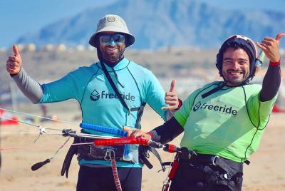 Clases de kitesurf Tarifa Todos los niveles - Curso semiprivado Clases de kitesurf Tarifa Todos los niveles - Curso semiprivado