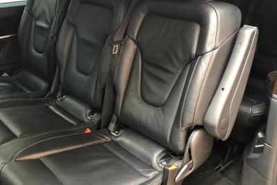 Aeropuerto de Barcelona (BNC) a Port Aventura / Salou - Traslado privado de ida y vuelta en furgoneta