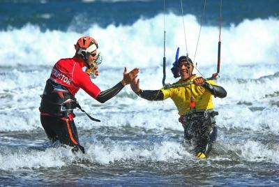Curso privado de introducción al kitesurf de 3 días en El Médano en Tenerife Curso privado de introducción al kitesurf de 3 días en El Médano en Tenerife