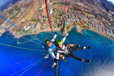 Vuelo en tándem parapente BRONCE sobre Costa Adeje con recogida gratuita y agua Vuelo en tándem parapente BRONCE sobre Costa Adeje con recogida gratuita y agua