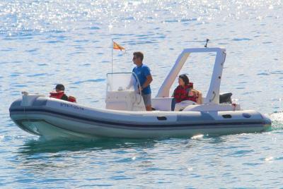 Paseo en barco privado por la costa sur de Tenerife Paseo en barco privado por la costa sur de Tenerife