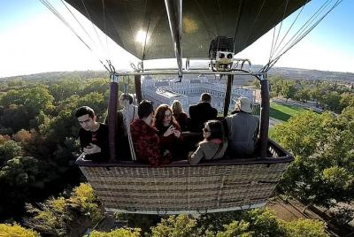 Paseo en globo aerostático sobre Aranjuez con transporte opcional desde Madrid