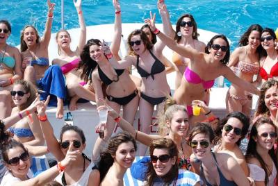 Crucero de un día con almuerzo y cóctel junto al mar en Valencia