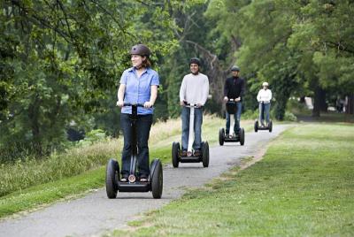 Excursión en Segway al Palacio de la Música + Jardines Excursión en Segway al Palacio de la Música + Jardines