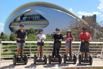 Tour privado en Segway por la Ciudad de las Artes y las Ciencias y alquiler de patinetes eléctricos durante 24 horas Tour privado en Segway por la Ciudad de las Artes y las Ciencias y alquiler de patinetes eléctricos durante 24 horas