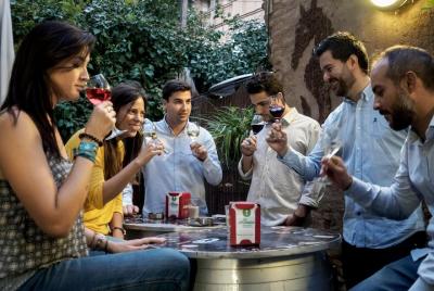 Cata de vinos y tapas en el casco antiguo de Zaragoza. Cata de vinos y tapas en el casco antiguo de Zaragoza.