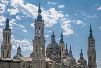 Recorrido privado por la ciudad de Zaragoza con conductor y guía  Recorrido privado por la ciudad de Zaragoza con conductor y guía