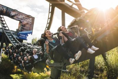 Thorpe Park: traslado de ida y vuelta y pase de un día desde Brig Thorpe Park: traslado de ida y vuelta y pase de un día desde Brig