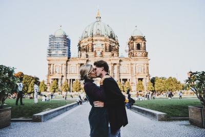 Recorrido fotográfico por Berlín con un guía experto: Puerta de Brandenburgo, Linden St y más Recorrido fotográfico por Berlín con un guía experto: Puerta de Brandenburgo, Linden St y más