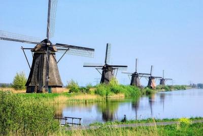 Excursión privada desde Rotterdam a Windmills of Kinderdijk & Gou Excursión privada desde Rotterdam a Windmills of Kinderdijk & Gou
