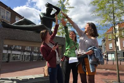 WhatsApp Murder tour City Walk La Haya