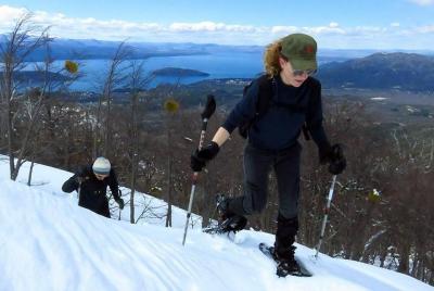 Trekking con Raquetas de Nieve por el Día Trekking con Raquetas de Nieve por el Día