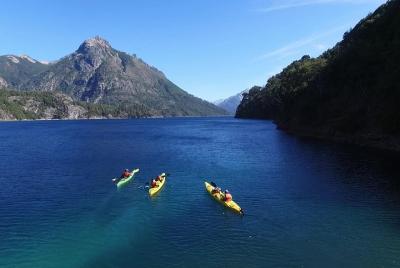 Medio día de kayak en el lago Nahuel Huapi en servicio privado Medio día de kayak en el lago Nahuel Huapi en servicio privado
