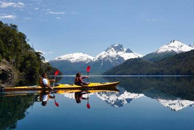 Aventura en kayak en Lago Moreno en grupos pequeños en Bariloche Aventura en kayak en Lago Moreno en grupos pequeños en Bariloche