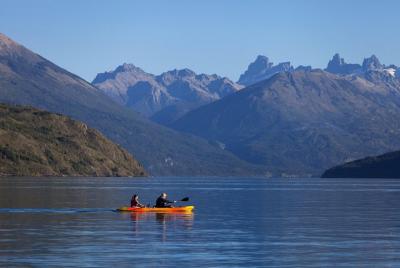 Recorrido en kayak desde el lago Moreno y el lago Gutiérrez desde Bariloche Recorrido en kayak desde el lago Moreno y el lago Gutiérrez desde Bariloche
