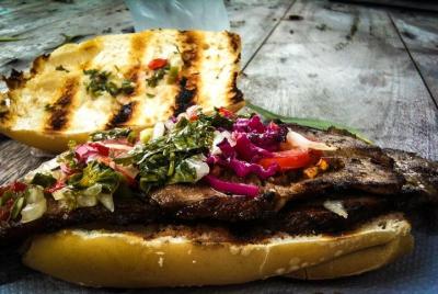 Tour privado a pie y tour de Parrillas