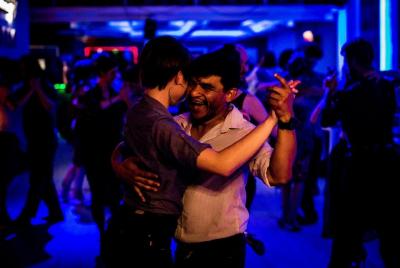 Tango y milonga con residentes locales