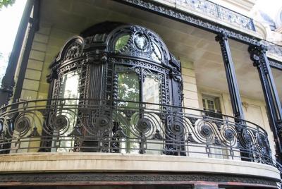 CAMINATA PRIVADA RECOLETA RETIRO, Paris en Buenos Aires?