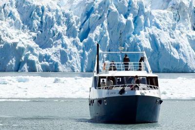 Crucero de día completo en el Parque Nacional Los Glaciares desde El Calafate con almuerzo gourmet