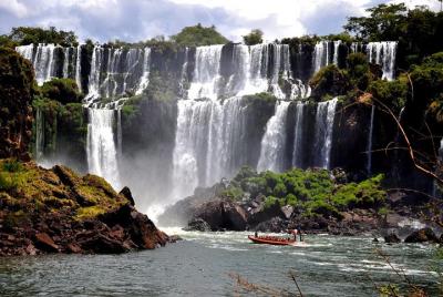 Recorrido turístico de medio día de duración por el lado brasileño de las Cataratas del Iguazú con salida desde Puerto Iguazú