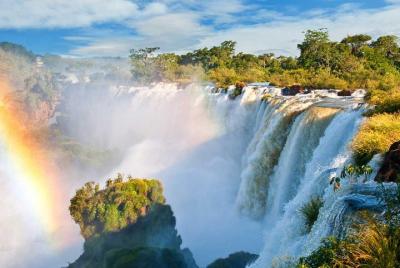 Cataratas de Iguazú, actividades en la selva y paseo en barco desde Puerto Iguazú