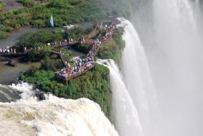 Excursión privada a las cataratas del Iguazú argentino con Jungle Mini Safari y paseo en bote