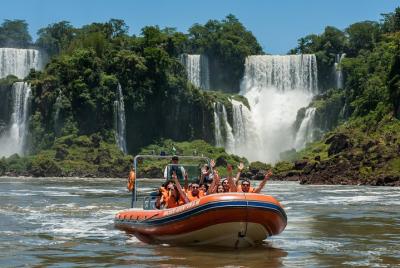 Excursión de un día a las cataratas del Iguazú brasileñas con safari en barco